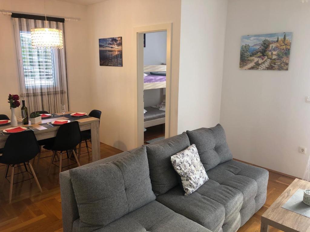 Apartman Ivesic Apartment *