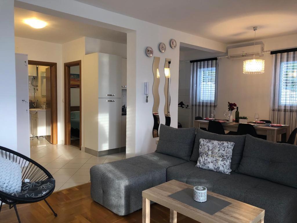 Apartman Ivesic Apartment *